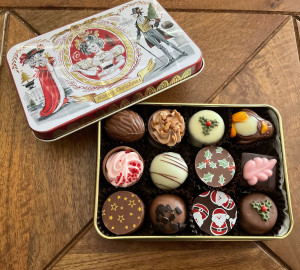 (image for) Victorian Merry Xmas 12 Luxury Chocolates